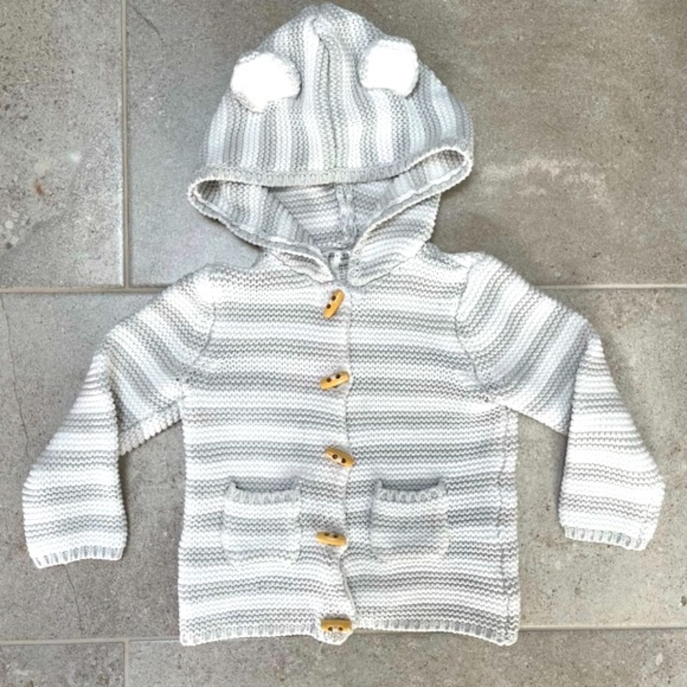 Max Studio cardigan with bear hood, white/grey gender neutral, 24 mo